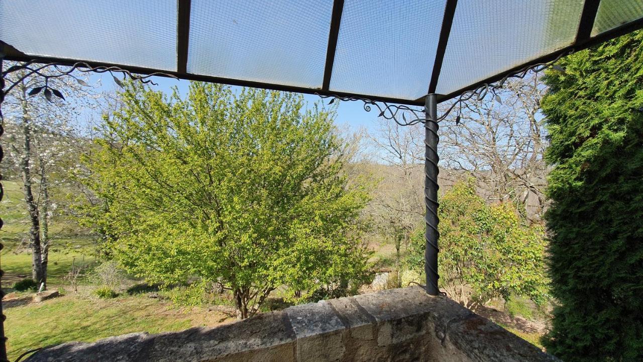 ホテル Domaine Du Cardou Puy-lʼÉvêque エクステリア 写真