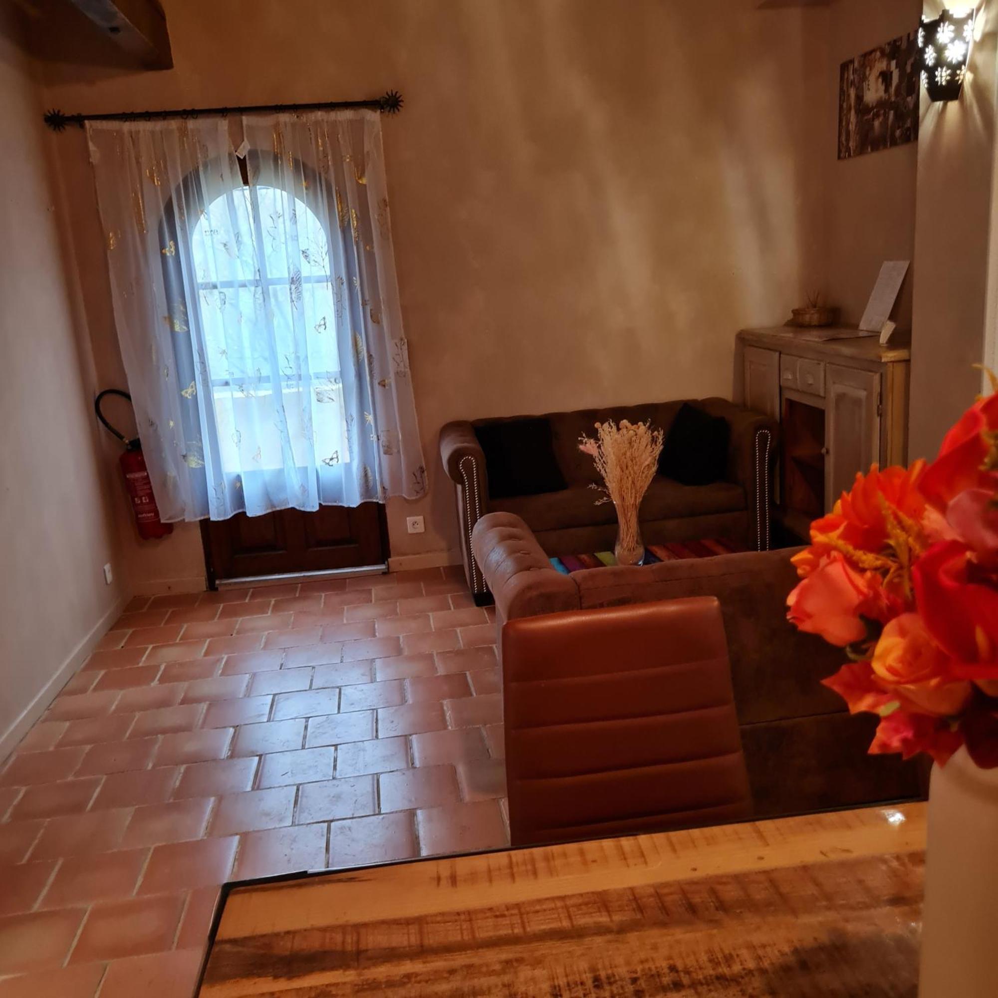 ホテル Domaine Du Cardou Puy-lʼÉvêque エクステリア 写真