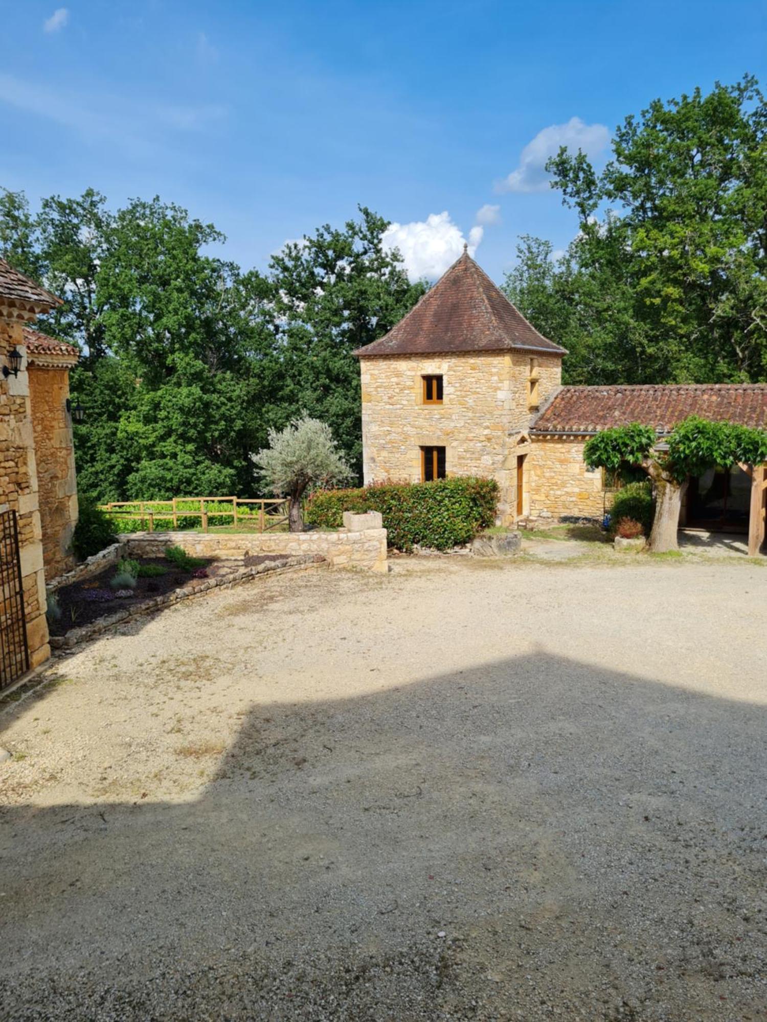 ホテル Domaine Du Cardou Puy-lʼÉvêque エクステリア 写真